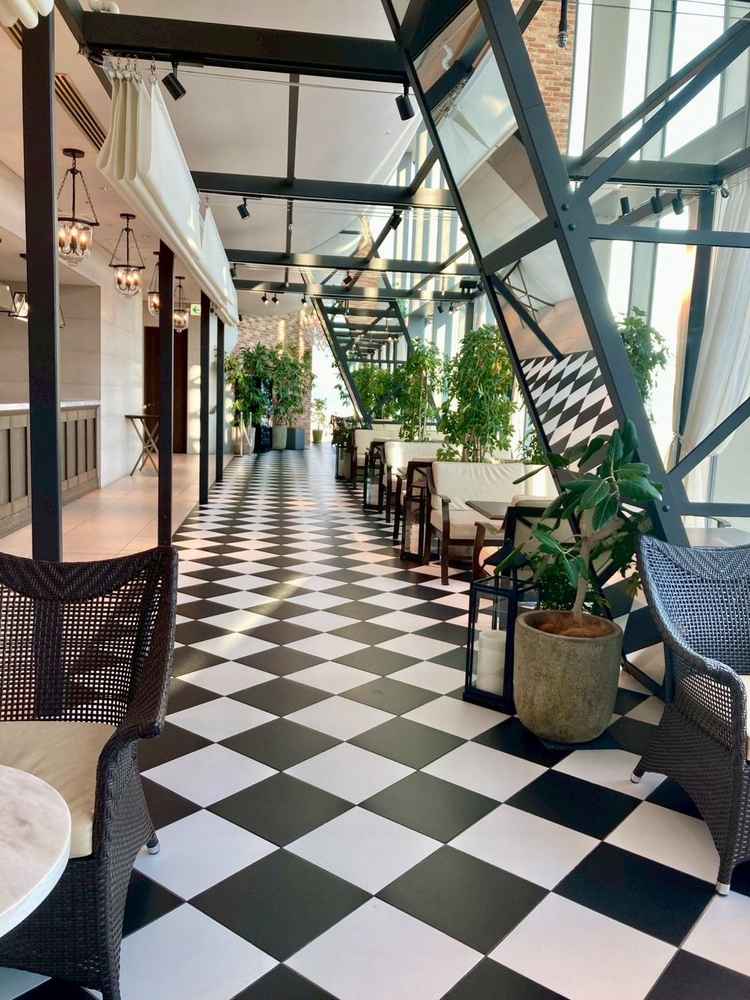 ウェルカムスペース。カフェのような雰囲気でゲストも寛げる空間です。