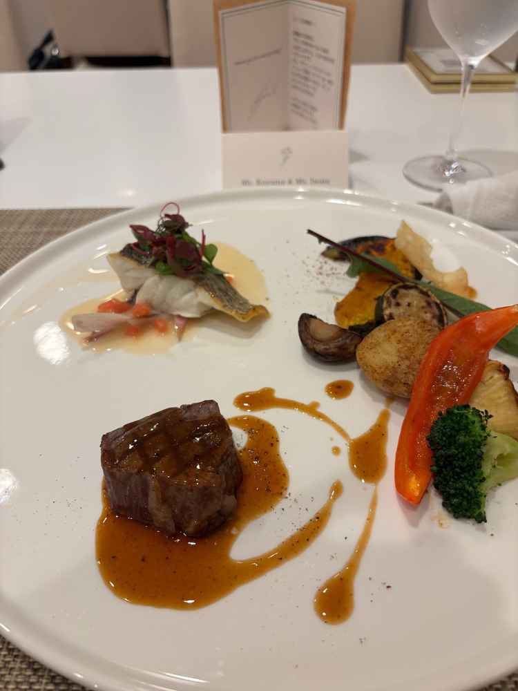 見た目も華やかで、素材の味を楽しめる美味しいお料理が印象的でした。