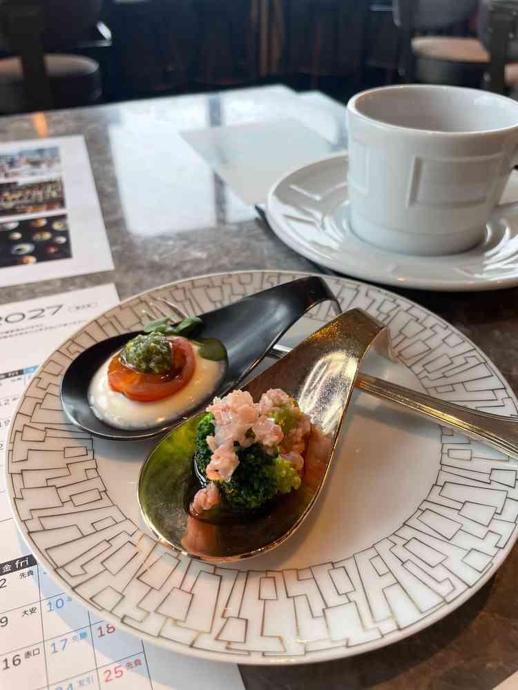 ゲストにウェルカムフードとして提供可能な、カプレーゼとブロッコリー。