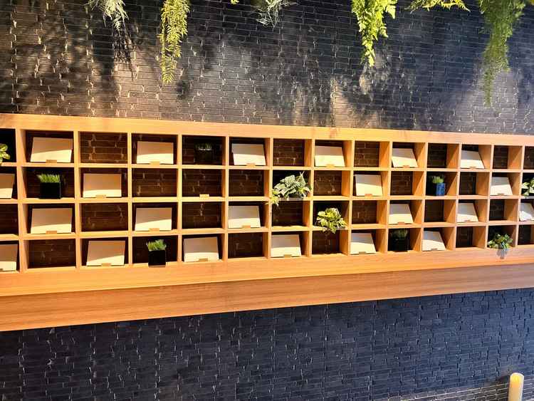 当日、ゲストへの手紙や写真を飾れるスペースだそうで、とても魅力的に感じました。