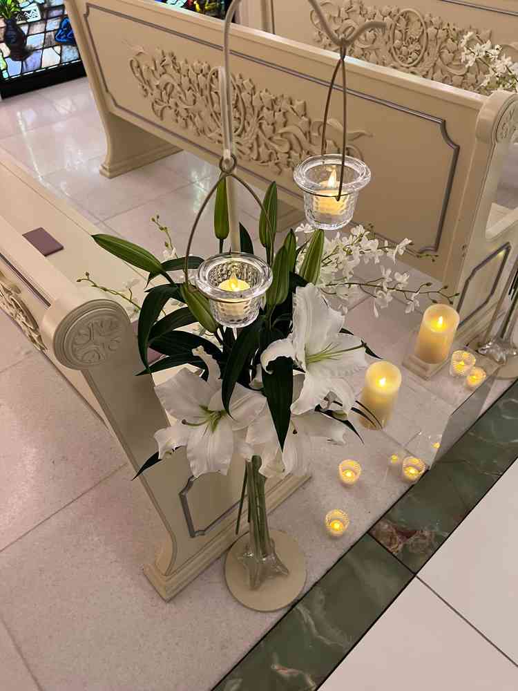 式場に入るとユリが香っていて良い雰囲気でした！