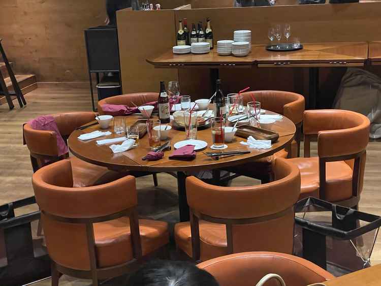 6人で座れるテーブル席