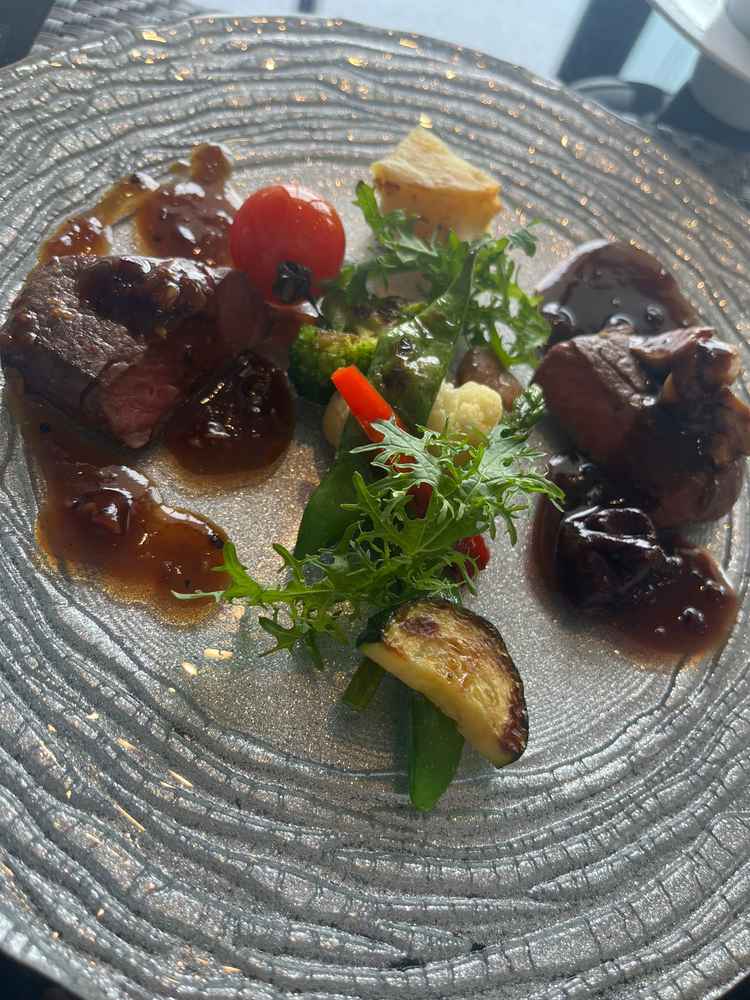 和風フレンチとフレンチ両方試食。どちらも美味しく相手とも好みが分かれたので選べるメリットが大きそう