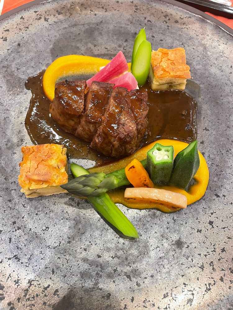 料理も出し方までこだわっておりおいしかったです。