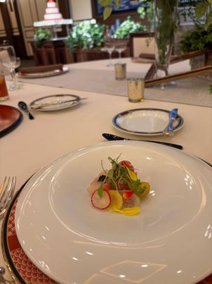 実際に披露宴で振る舞われる料理もいただいた。
