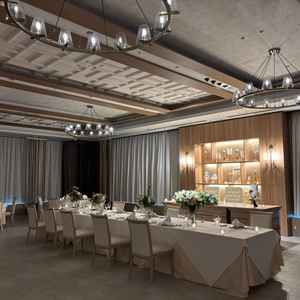 披露宴会場はカーテンを閉めても暗くなりすぎず、程よい雰囲気がありました。