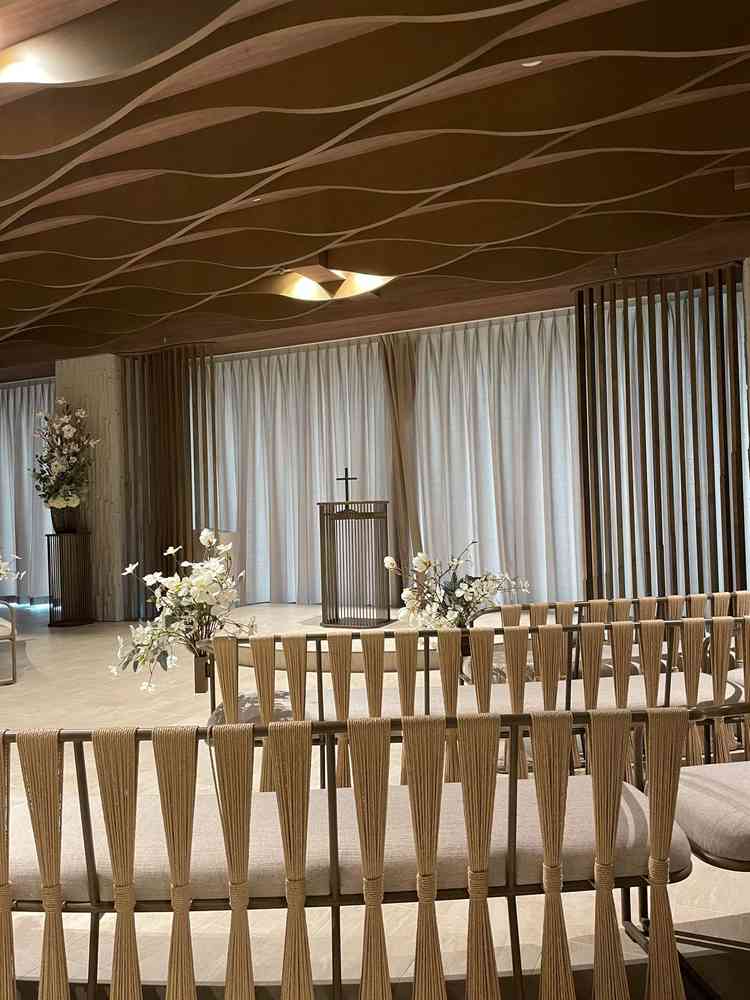 チャペルのカーテンを閉める演出