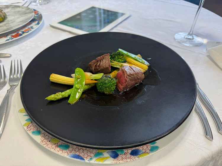 試食とは思えないボリュームとクオリティのお料理(前菜・スープ・肉/魚・デザート)