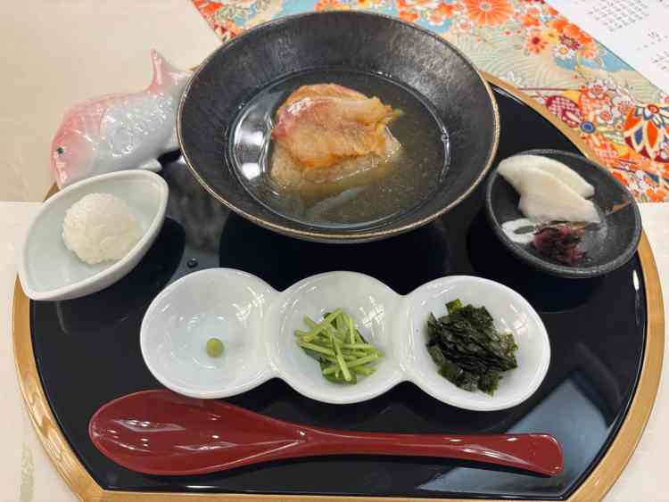 料理は和食のみ、素材の味を生かしたシンプルな印象。