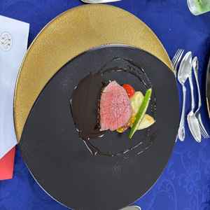 コース料理のひとつ。仙台牛を使用していて地元を感じられる1品。