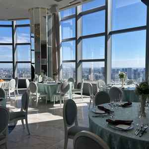 披露宴会場。パノラマ窓の絶景が素晴らしくて感動しました。スカイツリーも見えます！