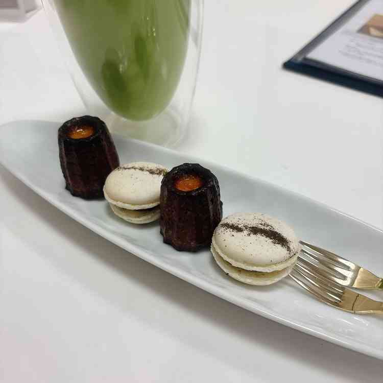 ウェルカムドリンクとお茶菓子