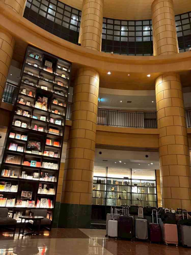 控え室に行く前に通るロビーです。圧巻でした！