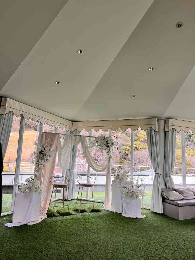 ミラージュの会場に続くガーデンです。こちらでデザートビュッフェや披露宴の後半を行うことが多いようです