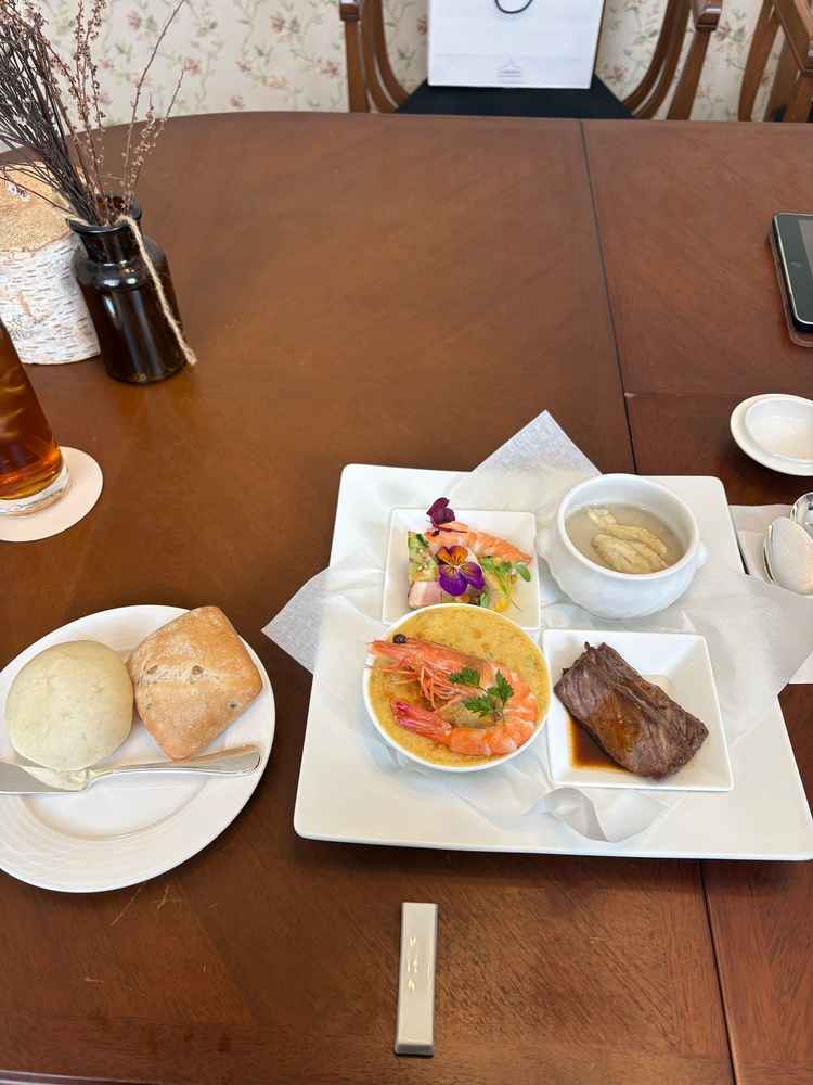 フェアでの試食の様子。ゴボウのスープが絶品でした。