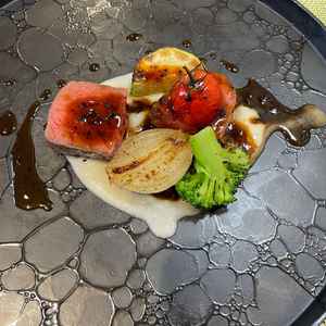 試食。国産牛ロースがとても柔らかくソースも濃すぎない味付けで美味しかった。