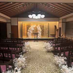 チャペルは和と洋が混ざった雰囲気でとても良かったです。