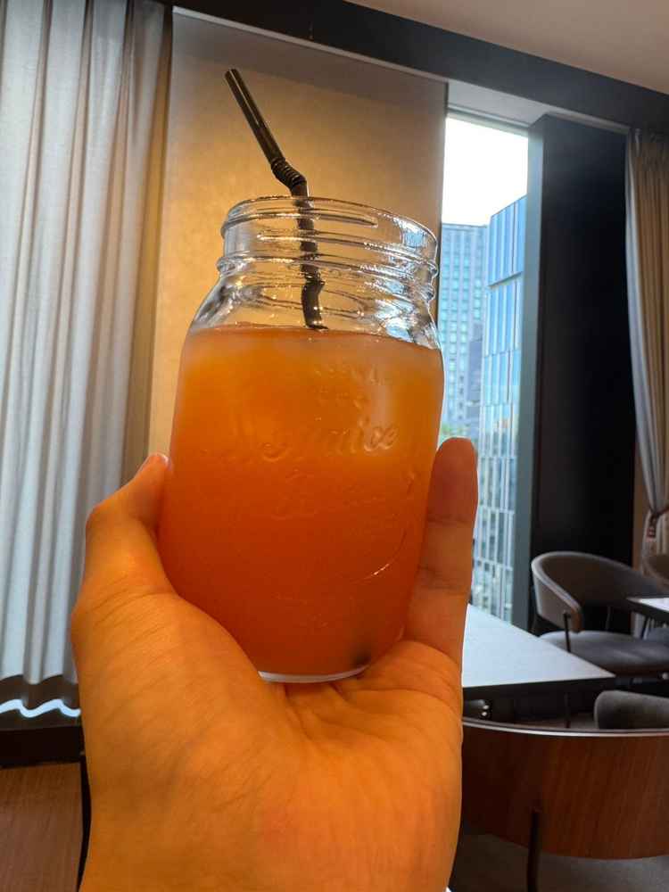 ドリンクをお通しで頂けるのは有難かったです！このドリンクしかも凄く美味しいですこれだけで来た価値あり