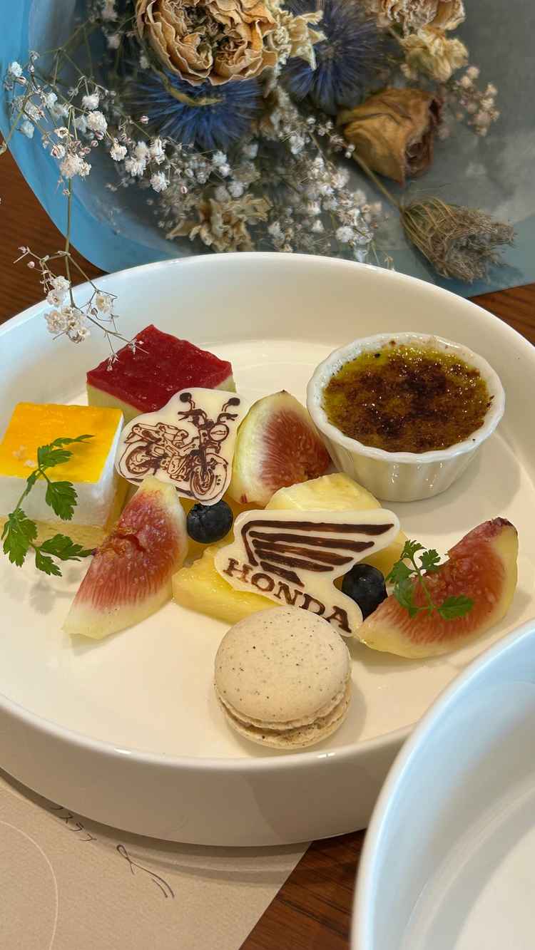 いただいた試食デザート3(趣味のバイクをデザイン)