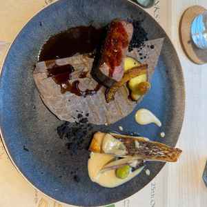 前菜、メインを試食させていただきました。和フレンチとのことで、食べやすかったです。