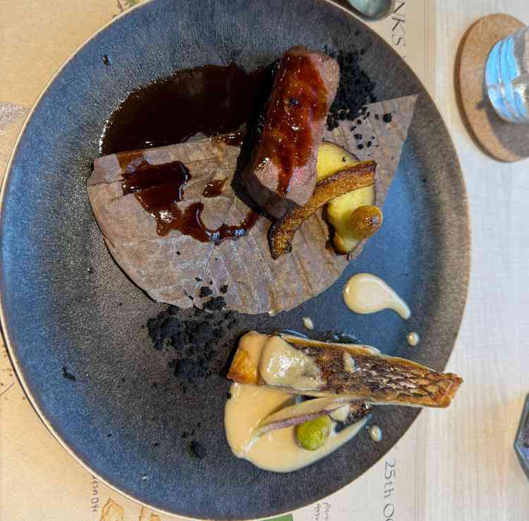 前菜、メインを試食させていただきました。和フレンチとのことで、食べやすかったです。