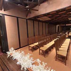 和の雰囲気のチャペル。通路を短くして家族や親戚との距離が短くなるようになっていて良かったです。