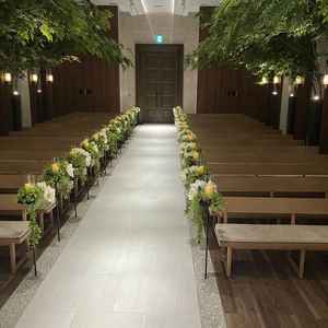 チャペルの写真です。本物の木を使っていて、森の中にいるような印象を持ちました。