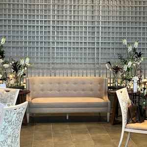 披露宴会場の新郎新婦席です。スカイツリーが見え、見晴らしは良かったです。