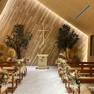 木の暖かみがある落ち着いたチャペル（スーラオリヴィエ）