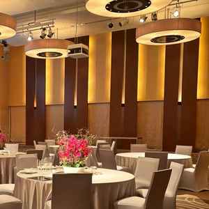 【風波 KAZANAMI】天井が高く、間接照明もとてもおしゃれで開放感があり最高です！