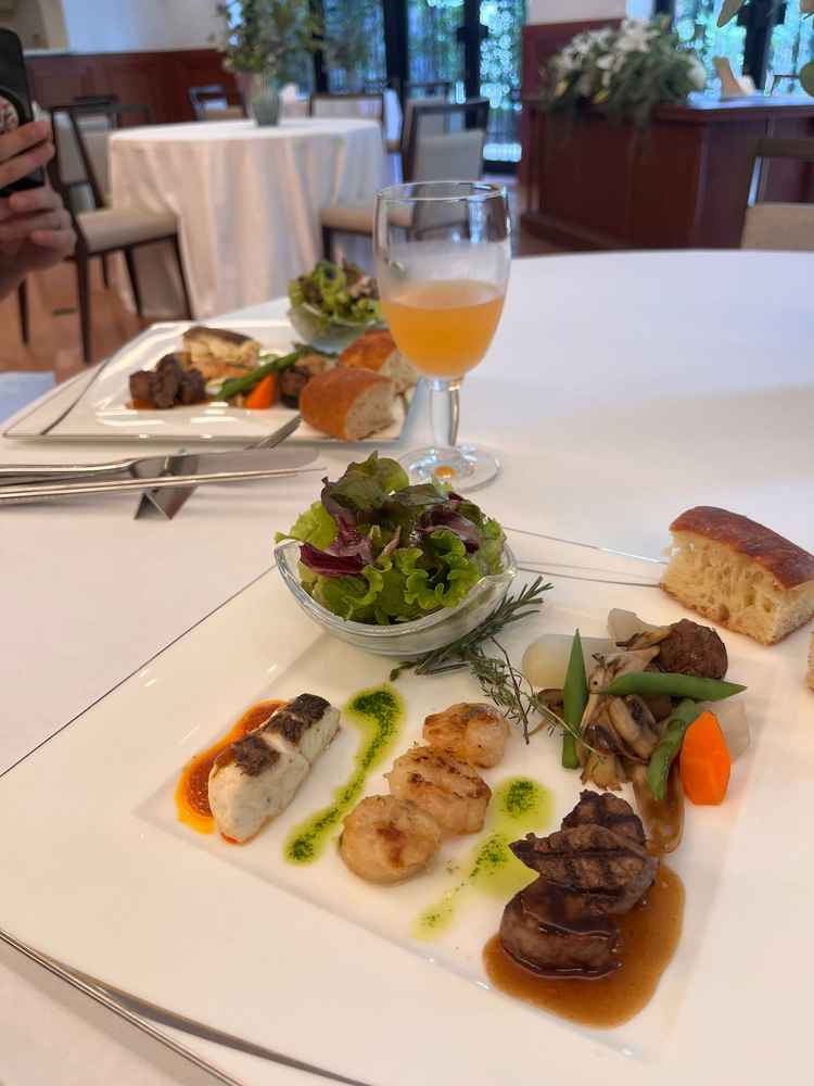色々なお料理を試食できた。