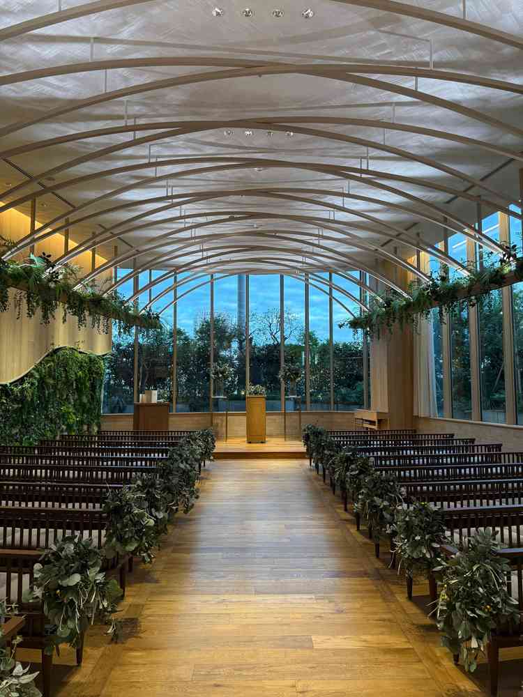 チャペルの雰囲気です。木目調が温かい印象