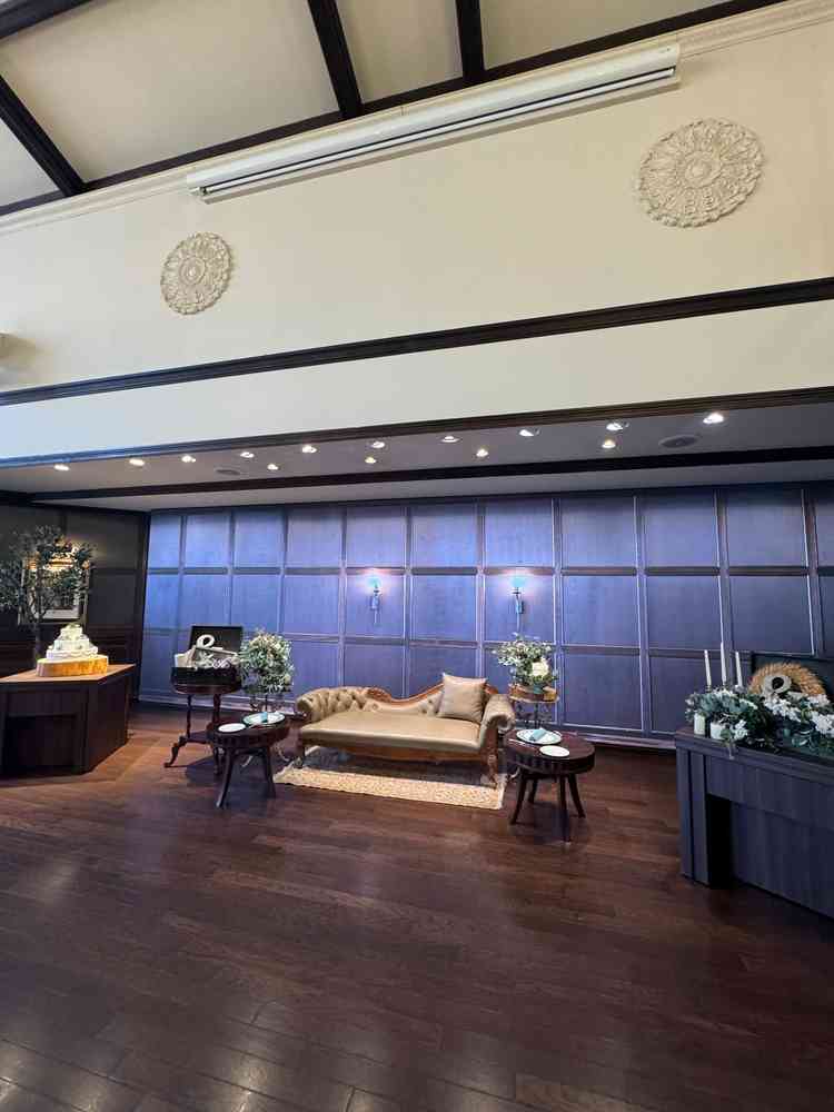 ビジョン付きの披露宴会場