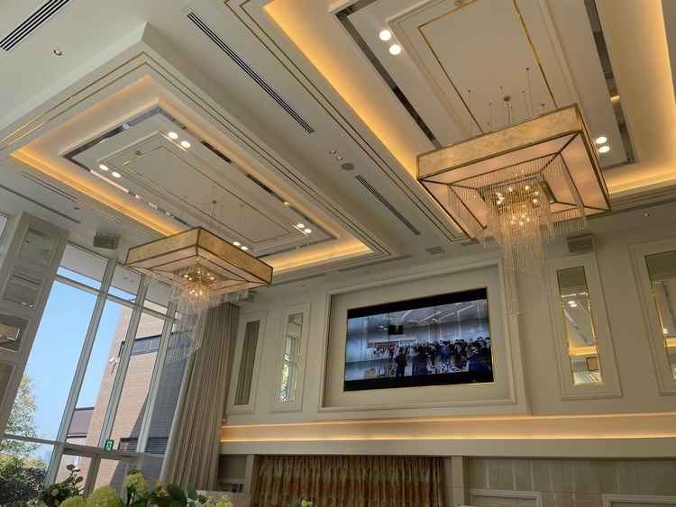 ムービーを会場が明るいまま見れるところがとてもいいと思いました。