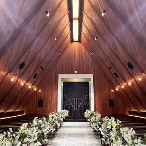 挙式会場前から後ろ