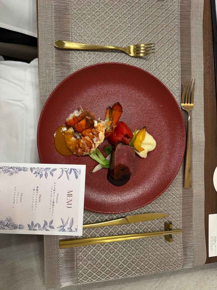 オマール海老の食べ応えがあってとても美味しかったです。