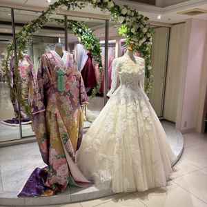 ドレスショップが館内にあるので、打合せもしやすそうです。種類もたくさんありました。