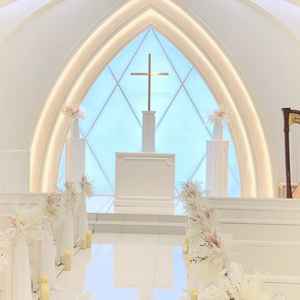 ホワイトハウスのチャペルは結婚式の理想と希望を集めた様な場所で嫌いな女性は居ないと思います。