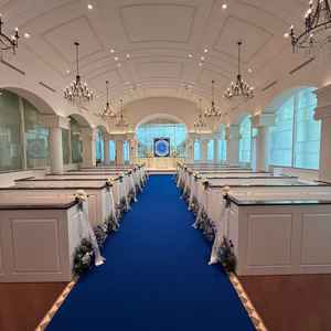 チャペル。高さもあり横幅も広かったので開放感がありました。バージンロードも広く歩きやすそうでした。