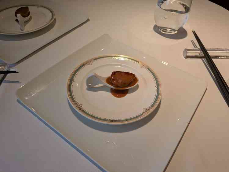 試食した大根とフォアグラのステーキです。出来たてをいただきました。