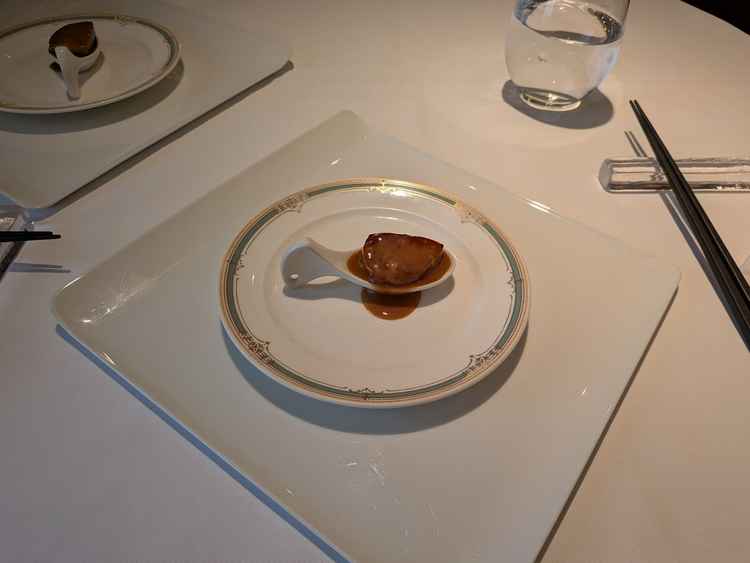 試食した大根とフォアグラのステーキです。出来たてをいただきました。