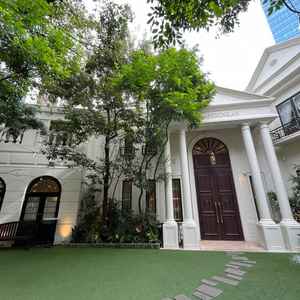 式場入り口、外観