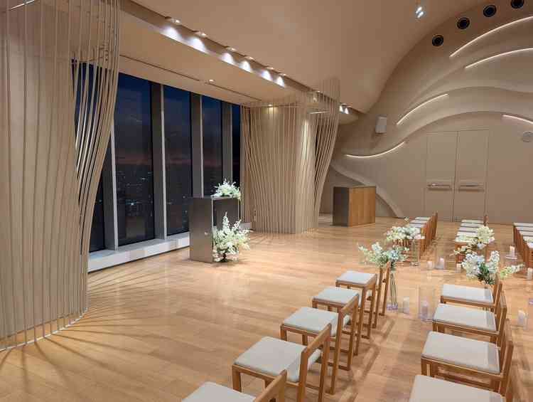 スカイホールそらのチャペルです。かわいらしい要素はありつつも落ち着いた雰囲気でした。