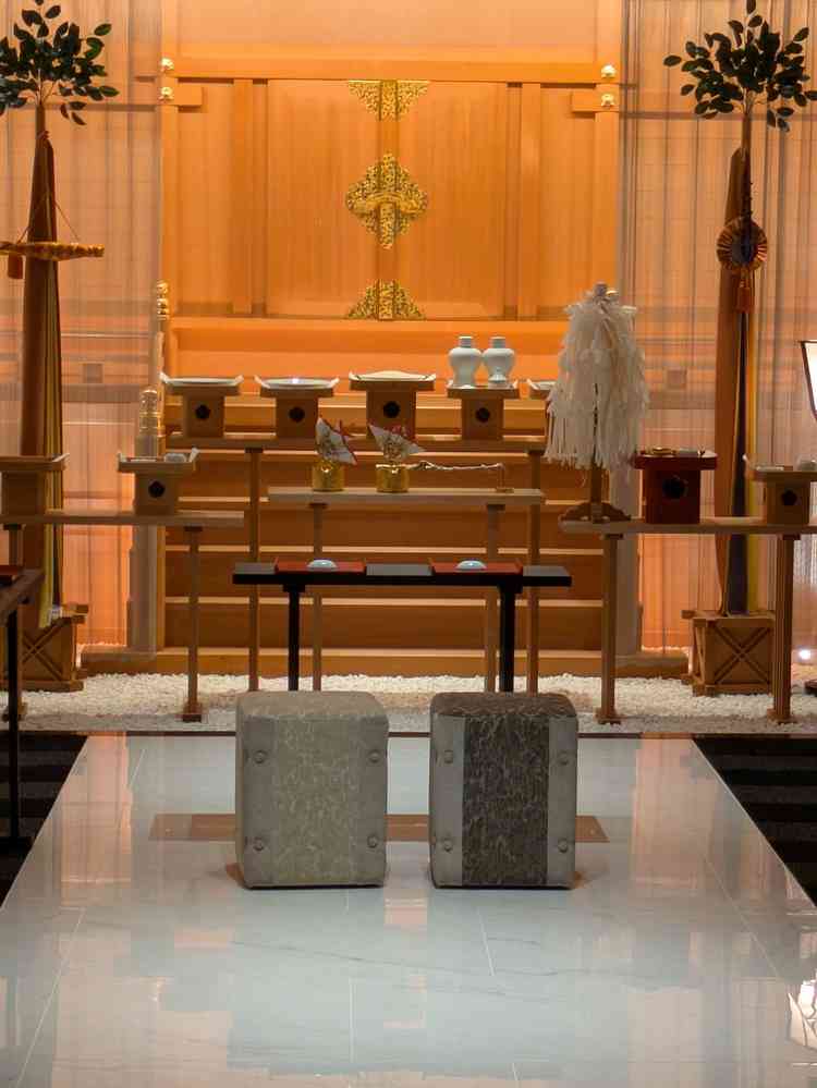 神前式の会場。簡素な会場を想像してたけど、しっかりとした雰囲気で想像以上に良かった