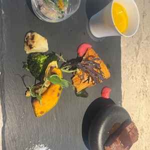 和テイストを取り入れたかぼちゃのポタージュなどのお料理でした。