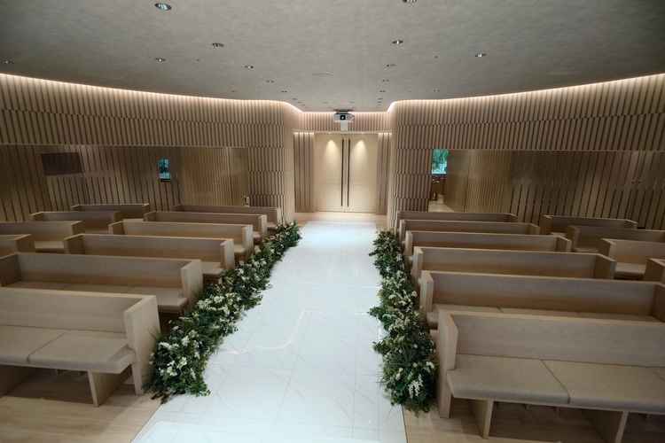 チャペルの壇上からみた景色。当日参列する友人のイメージがつきました。