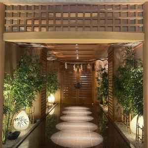 神前式のためのホテル内の神社入り口。雨の日でも天気を気にせずできるのがありがたいと思いました。