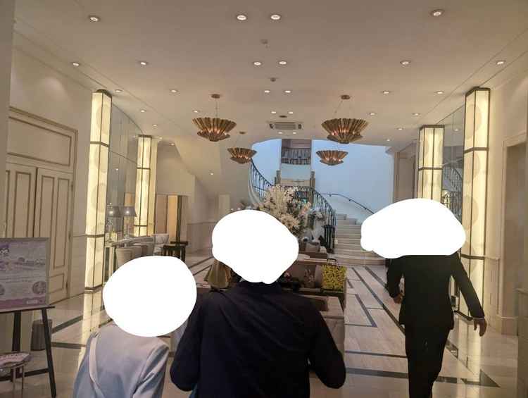 入口もとっても広々としていて、ゲストの印象はとても良いと思います。入口から続く螺旋階段も素敵でした。