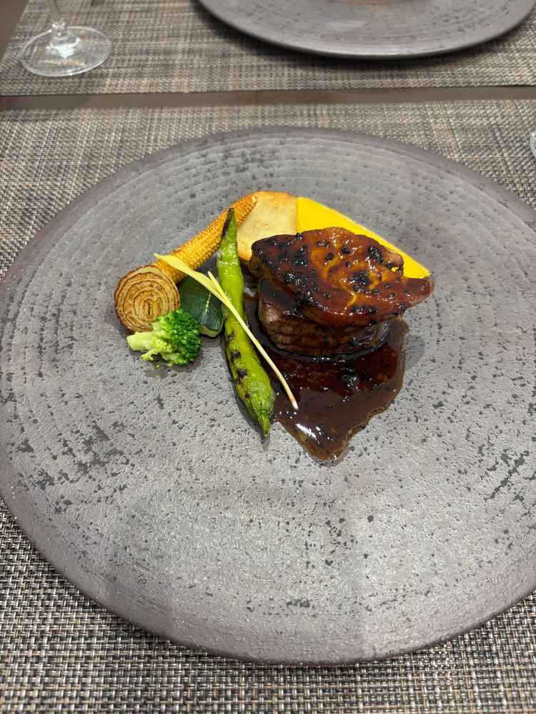 試食で頂いたフィレ肉とフォアグラのメイン料理
