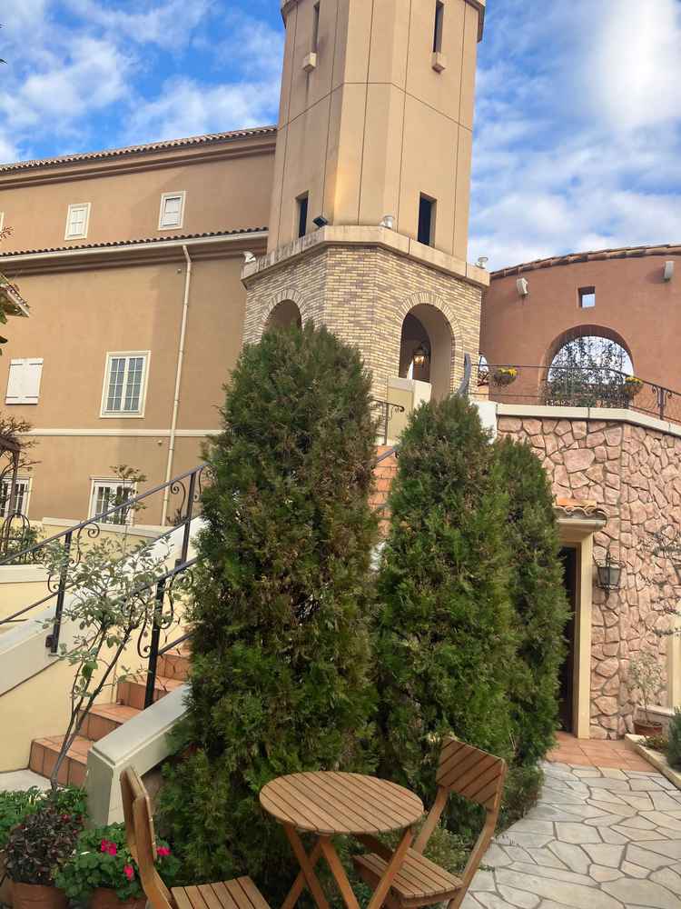 外観です。南フランスの雰囲気味和えます